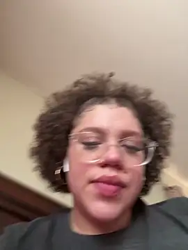 QueenNuttCollector online show from February 2026 05:31:02 PM