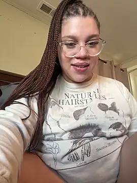 QueenNuttCollector online show from December 2025 05:17:02 PM