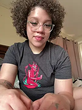 QueenNuttCollector online show from March 2026 05:21:01 PM