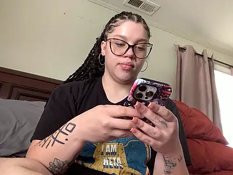 QueenNuttCollector online show from May 2026 04:16:01 PM