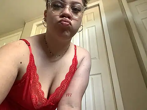 QueenNuttCollector online show from April 2026 04:57:02 PM