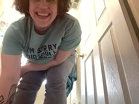 QueenNuttCollector online show from April 2026 03:05:01 PM