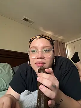 QueenNuttCollector online show from November 2025 03:07:02 PM