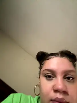 QueenNuttCollector online show from November 2025 03:27:01 PM