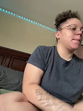 QueenNuttCollector online show from February 2026 05:13:02 PM