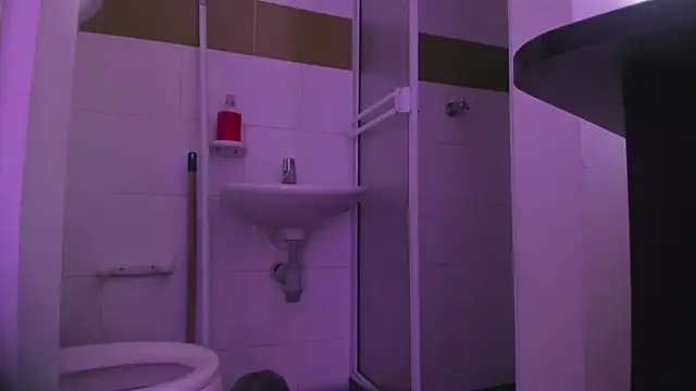 izaro22 online show from November 2025 02:45:02 AM