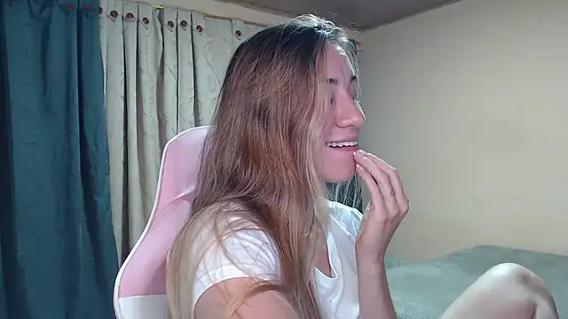Snapshot of angel_girl0610 chatting on July 2026 11:45:02 PM angel girl0610 online show from July 2026 11:45:02 PM