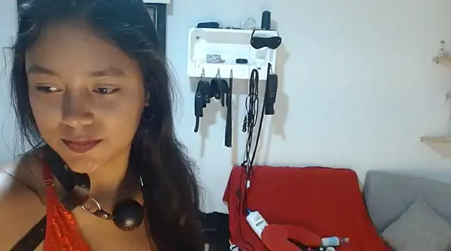 Snapshot of Chiara_petterson chatting on February 2025 02:40:02 AM Chiara petterson online show from February 2025 02:40:02 AM