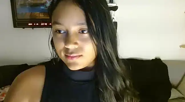 Snapshot of Chiara_petterson chatting on February 2025 03:46:02 AM Chiara petterson online show from February 2025 03:46:02 AM