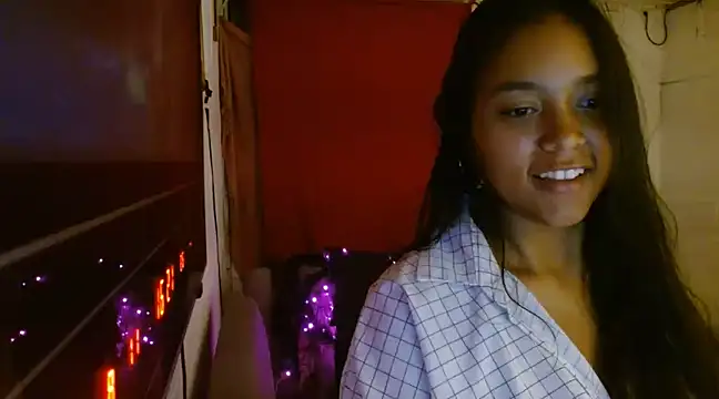 Snapshot of Chiara_petterson chatting on December 2024 07:10:01 AM Chiara petterson online show from December 2024 07:10:01 AM