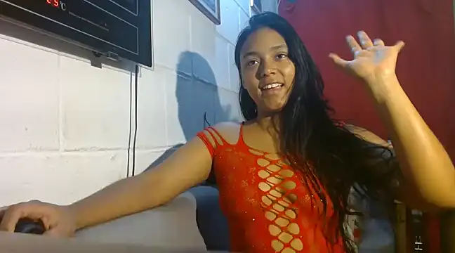 Snapshot of Chiara_petterson chatting on January 2025 11:50:02 PM Chiara petterson online show from January 2025 11:50:02 PM