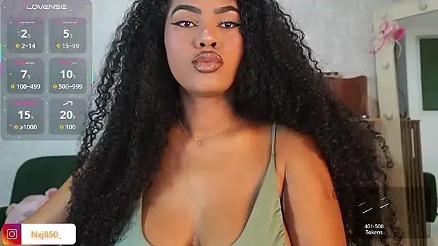 HOTBLACKANDWHITE2 online show from January 2026 11:20:01 PM