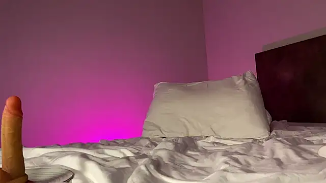 Pi-x-ie online show from April 2026 07:26:02 PM