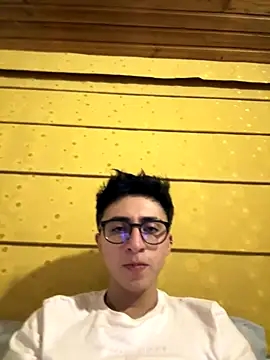 Snapshot of CamiRojas_boy chatting on September 2025 04:30:01 AM CamiRojas boy online show from September 2025 04:30:01 AM