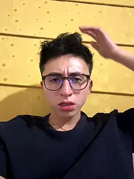 Snapshot of CamiRojas_boy chatting on September 2025 04:46:01 AM CamiRojas boy online show from September 2025 04:46:01 AM