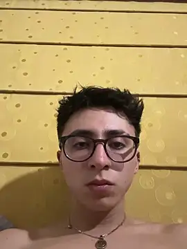Snapshot of CamiRojas_boy chatting on September 2025 03:31:02 AM CamiRojas boy online show from September 2025 03:31:02 AM