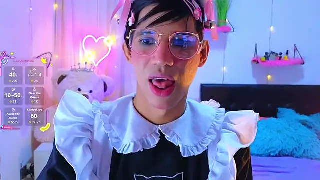 Snapshot of Ariel_Femboy_ chatting on November 2025 03:51:02 AM Ariel Femboy online show from November 2025 03:51:02 AM