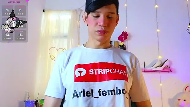 Snapshot of Ariel_Femboy_ chatting on March 2025 07:27:02 PM Ariel Femboy online show from March 2025 07:27:02 PM