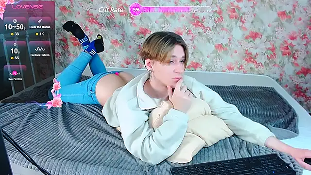 Snapshot of _YummyTony_ chatting on March 2025 03:17:02 PM YummyTony online show from March 2025 03:17:02 PM