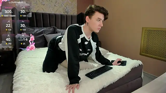 Snapshot of _YummyTony_ chatting on April 2026 09:54:01 AM YummyTony online show from April 2026 09:54:01 AM