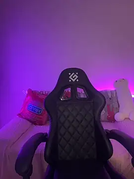 Snapshot of Your_insomniya chatting on October 2025 10:21:02 PM Your insomniya online show from October 2025 10:21:02 PM