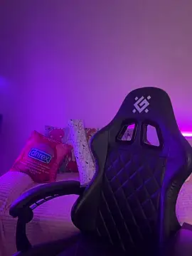 Snapshot of Your_insomniya chatting on December 2025 10:14:02 PM Your insomniya online show from December 2025 10:14:02 PM