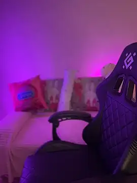 Snapshot of Your_insomniya chatting on December 2025 08:32:02 PM Your insomniya online show from December 2025 08:32:02 PM