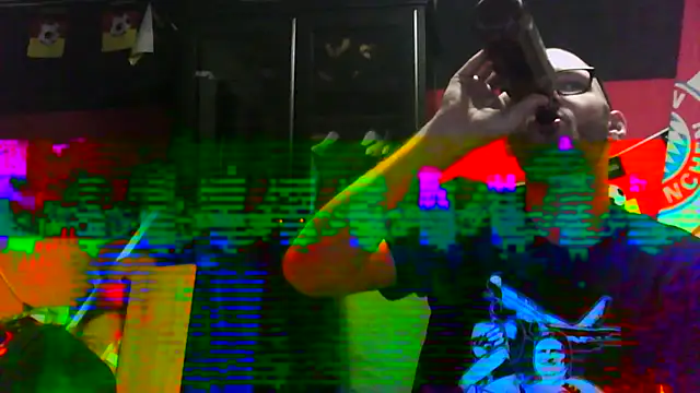 Snapshot of Die-geile-Sau chatting on October 2025 07:03:02 PM Die-geile-Sau online show from October 2025 07:03:02 PM