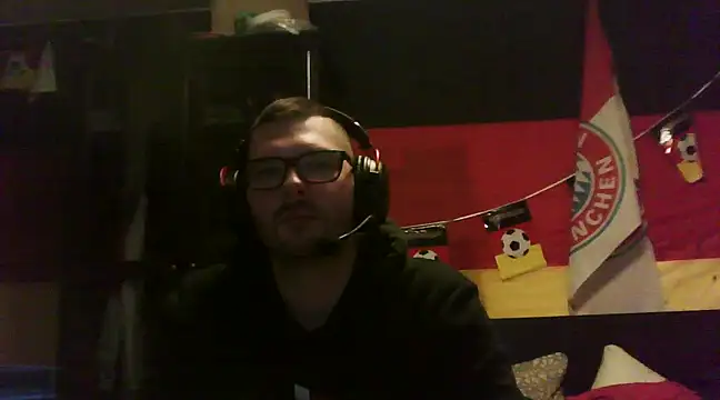 Snapshot of Die-geile-Sau chatting on February 2025 09:25:02 PM Die-geile-Sau online show from February 2025 09:25:02 PM