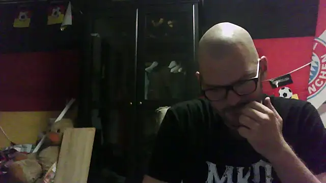 Snapshot of Die-geile-Sau chatting on October 2025 09:13:02 PM Die-geile-Sau online show from October 2025 09:13:02 PM