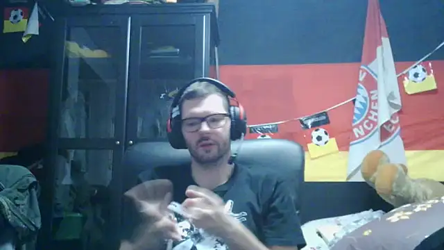 Die-geile-Sau online show from February 2026 10:33:02 PM