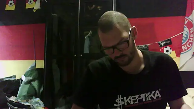 Snapshot of Die-geile-Sau chatting on September 2025 02:48:01 PM Die-geile-Sau online show from September 2025 02:48:01 PM