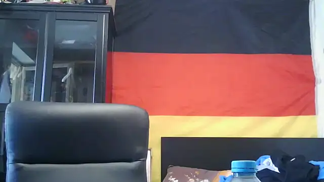 Snapshot of Die-geile-Sau chatting on June 2026 12:33:02 PM Die-geile-Sau online show from June 2026 12:33:02 PM