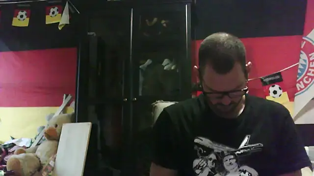 Snapshot of Die-geile-Sau chatting on October 2025 03:15:01 PM Die-geile-Sau online show from October 2025 03:15:01 PM