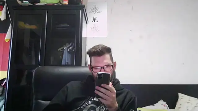 Snapshot of Die-geile-Sau chatting on April 2026 05:03:02 PM Die-geile-Sau online show from April 2026 05:03:02 PM
