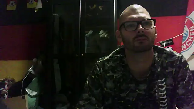 Snapshot of Die-geile-Sau chatting on September 2025 06:58:02 PM Die-geile-Sau online show from September 2025 06:58:02 PM