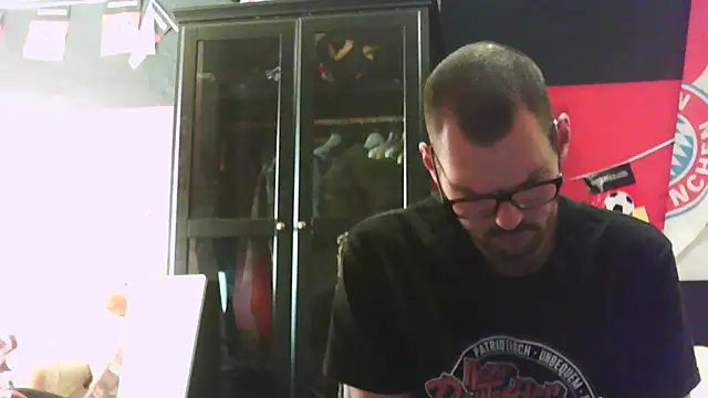 Snapshot of Die-geile-Sau chatting on October 2025 12:24:02 PM Die-geile-Sau online show from October 2025 12:24:02 PM