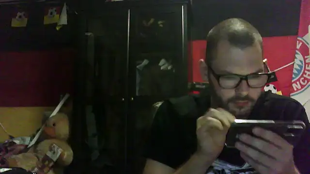 Snapshot of Die-geile-Sau chatting on October 2025 07:28:01 PM Die-geile-Sau online show from October 2025 07:28:01 PM