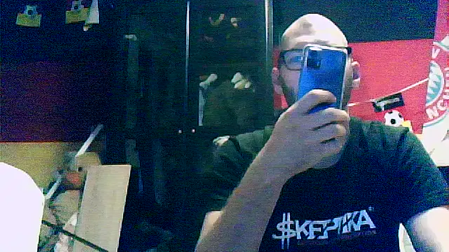 Snapshot of Die-geile-Sau chatting on October 2025 08:20:01 PM Die-geile-Sau online show from October 2025 08:20:01 PM