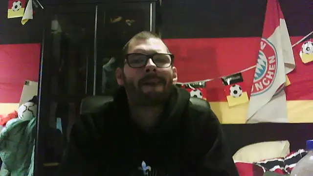 Die-geile-Sau online show from November 2025 01:28:01 PM