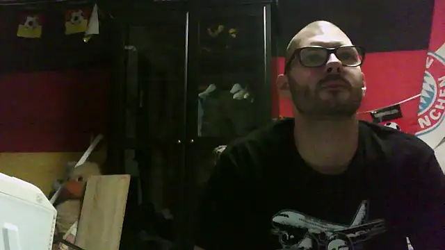 Snapshot of Die-geile-Sau chatting on October 2025 08:09:02 PM Die-geile-Sau online show from October 2025 08:09:02 PM