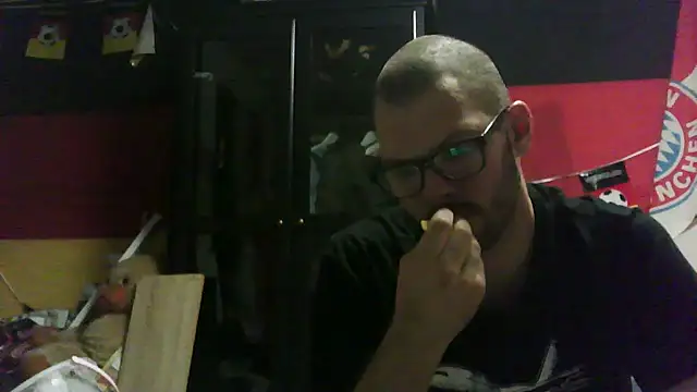 Snapshot of Die-geile-Sau chatting on October 2025 05:45:01 PM Die-geile-Sau online show from October 2025 05:45:01 PM