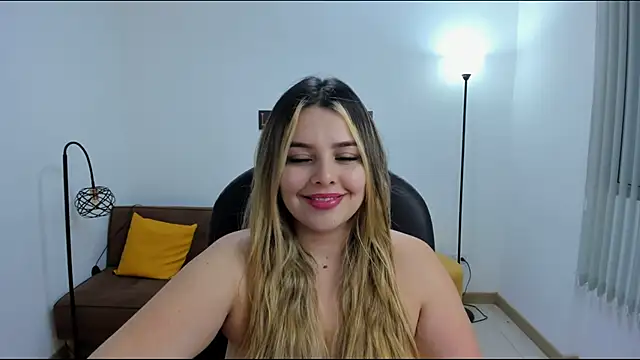 Snapshot of camiilaa1 chatting on February 2025 08:06:02 AM camiilaa1 online show from February 2025 08:06:02 AM