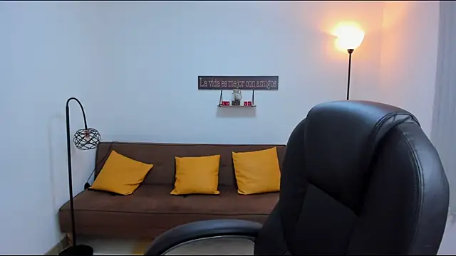 Snapshot of camiilaa1 chatting on February 2025 04:58:01 AM camiilaa1 online show from February 2025 04:58:01 AM