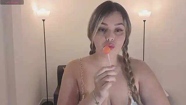 Snapshot of camiilaa1 chatting on February 2026 02:00:02 AM camiilaa1 online show from February 2026 02:00:02 AM