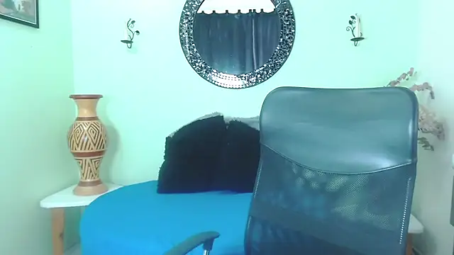 Sofia Franco  online show from November 2025 07:25:01 PM