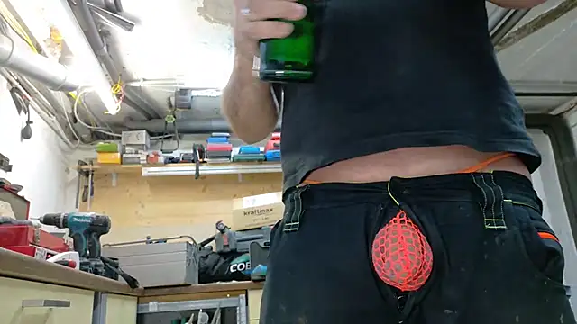 Nikeyone2 online show from November 2025 02:32:01 PM