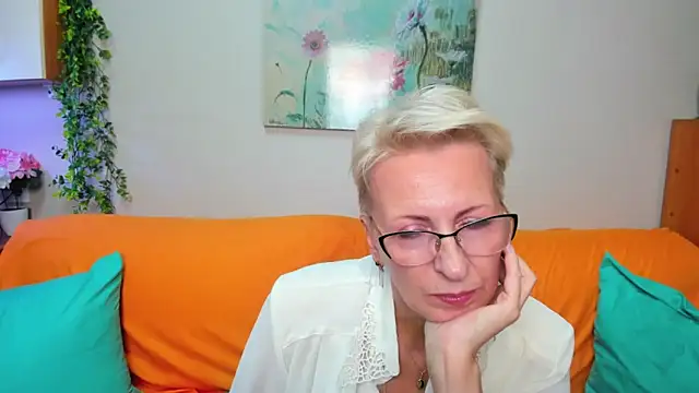 Snapshot of iamyourdream89 chatting on October 2025 03:35:02 PM iamyourdream89 online show from October 2025 03:35:02 PM