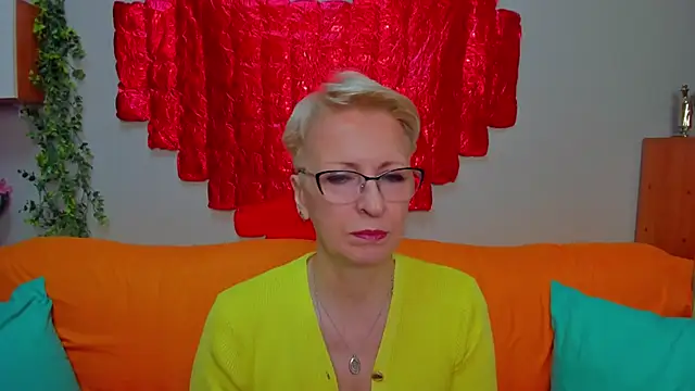 iamyourdream89 online show from March 2026 01:30:01 PM