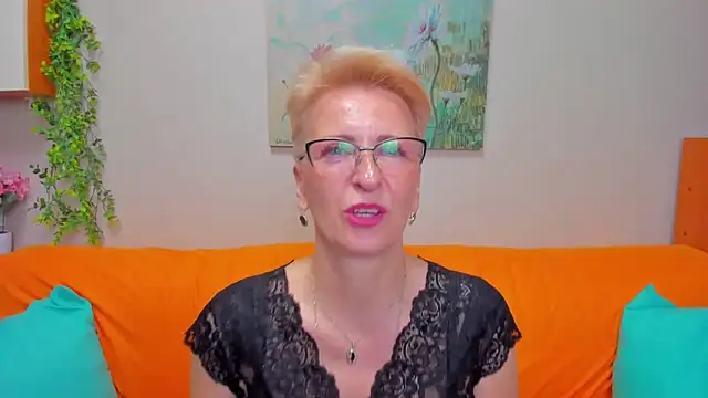 iamyourdream89 online show from May 2026 10:45:02 AM